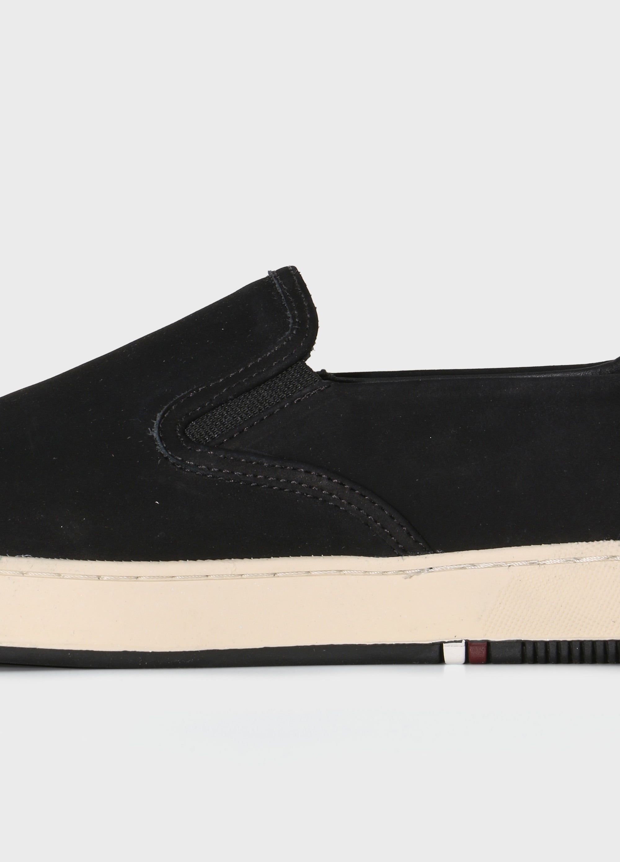 TENIS MAS BOSSANOVA NOBUCK OSKLEN PRETO