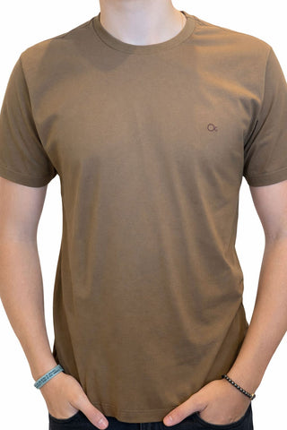 CAMISETA MAS MC ESSENCIAL OGOCHI KAKI ESCURO 0024