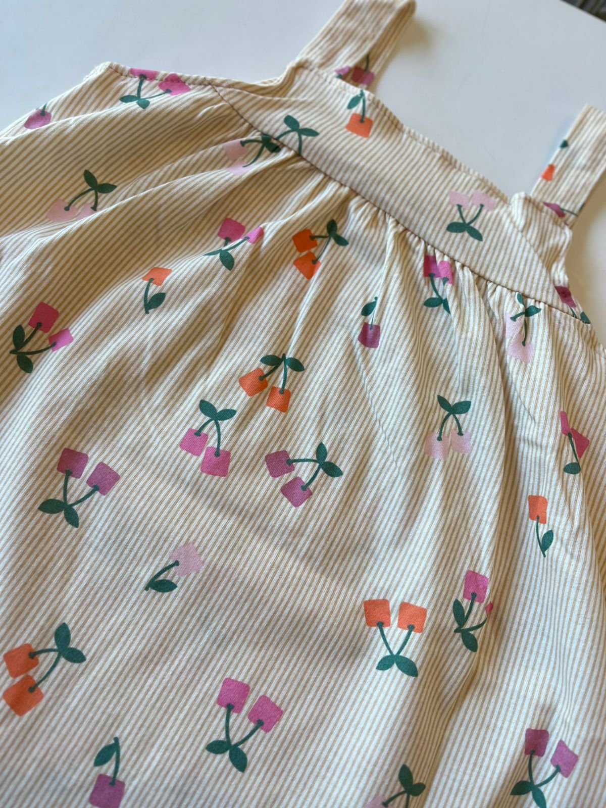 VESTIDO ALCA MALHA LIST EST FRUTINHAS OFF WHITE