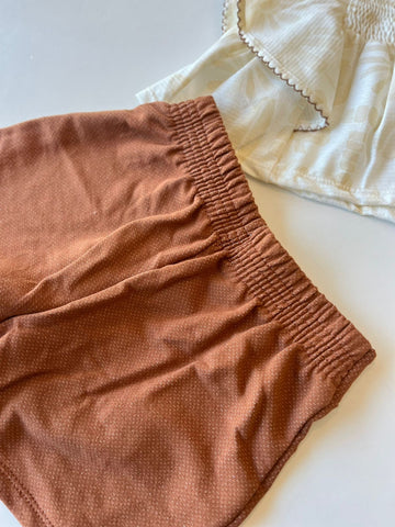 CONJ FEM BL BAB E LASTEX E SHORT TEXT OFF WHITE/MARROM