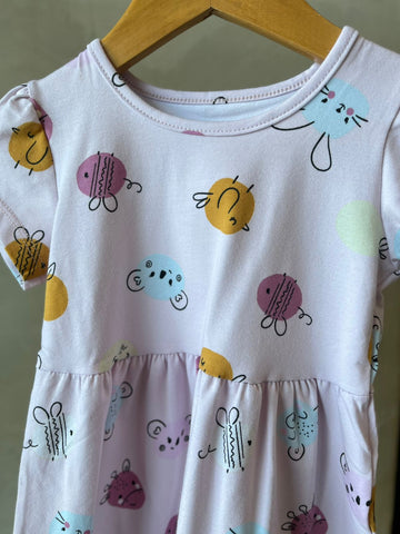 VESTIDO MC EST BICHINHOS E FRUTA LILAS CLARO