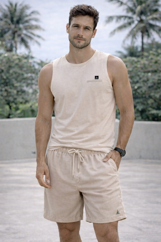 SHORT LINHO MASC LISO AREIA