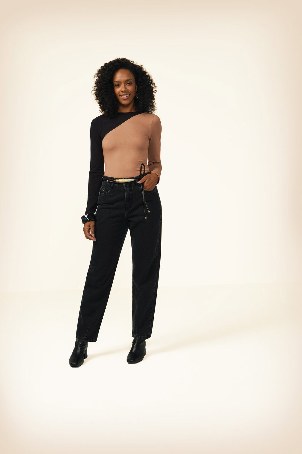 BLUSA FEM MALHA CREPE DE VISCOSE BICOLOR KHAKI/PRET