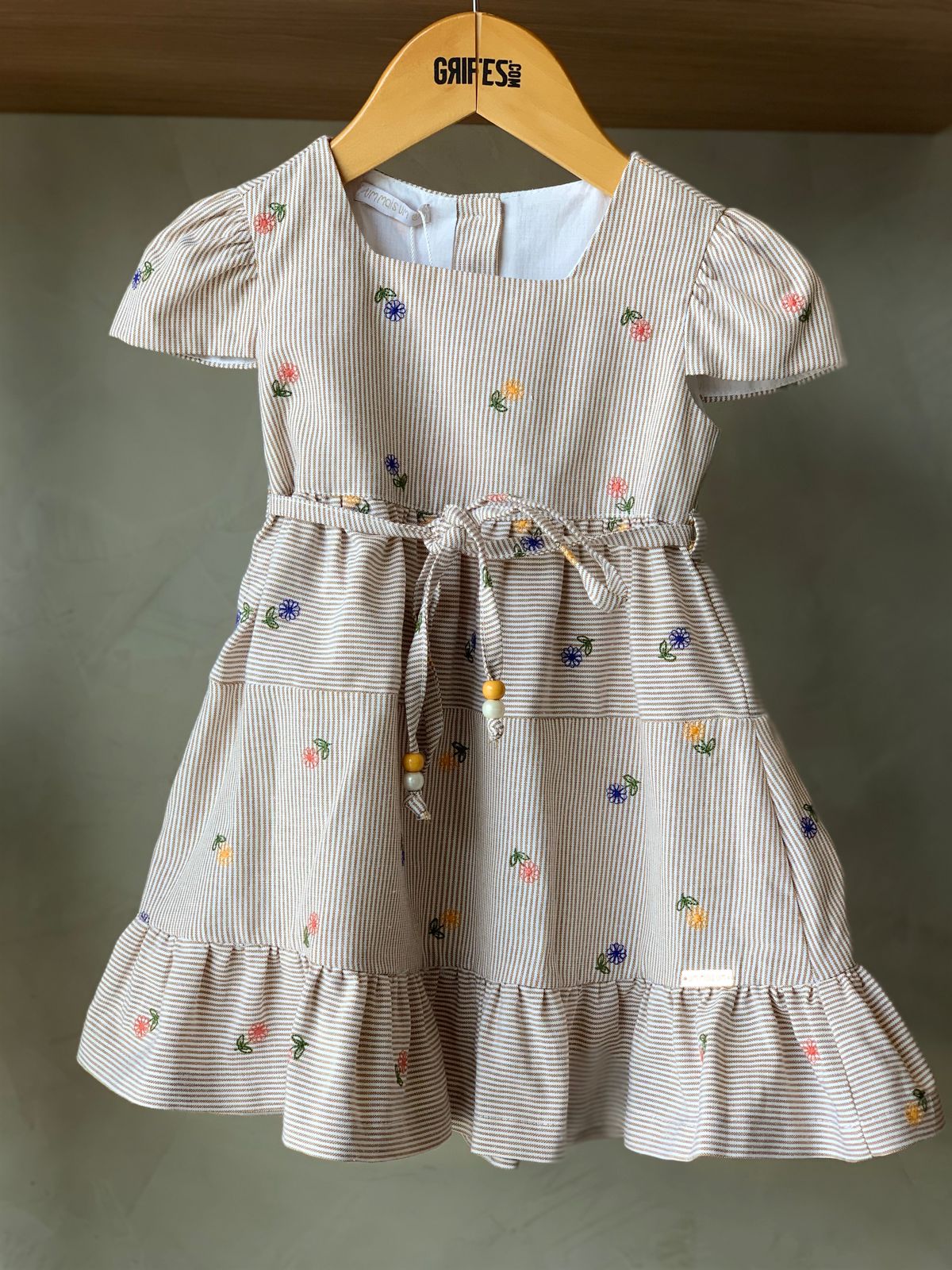 VESTIDO RODADO TRICOLINE BORDADA E FLOR AMARELO MEDIO