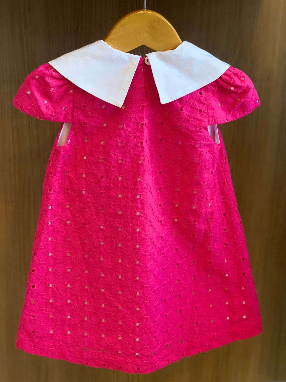 VESTIDO DE LAISE PREGAS E MAX GOLA BORD ROSA PINK