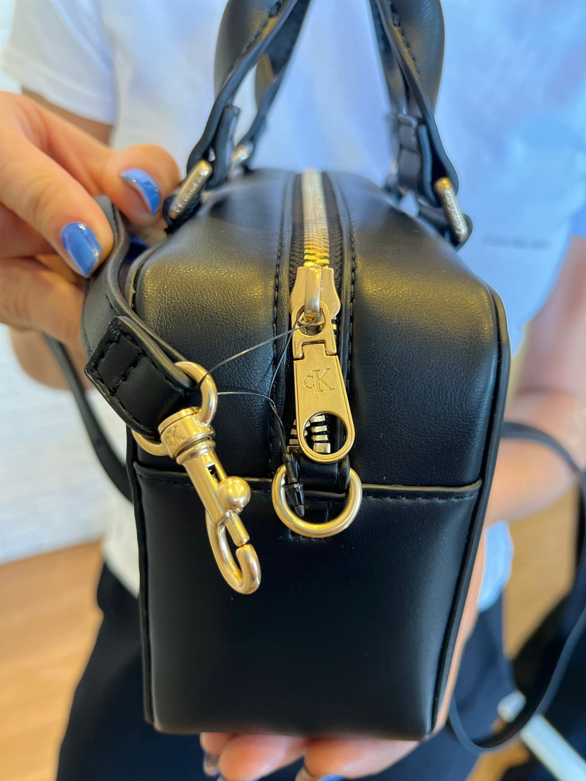 BOLSA CKJ FEM TOTE MINI LOGO REISSUE PRETO