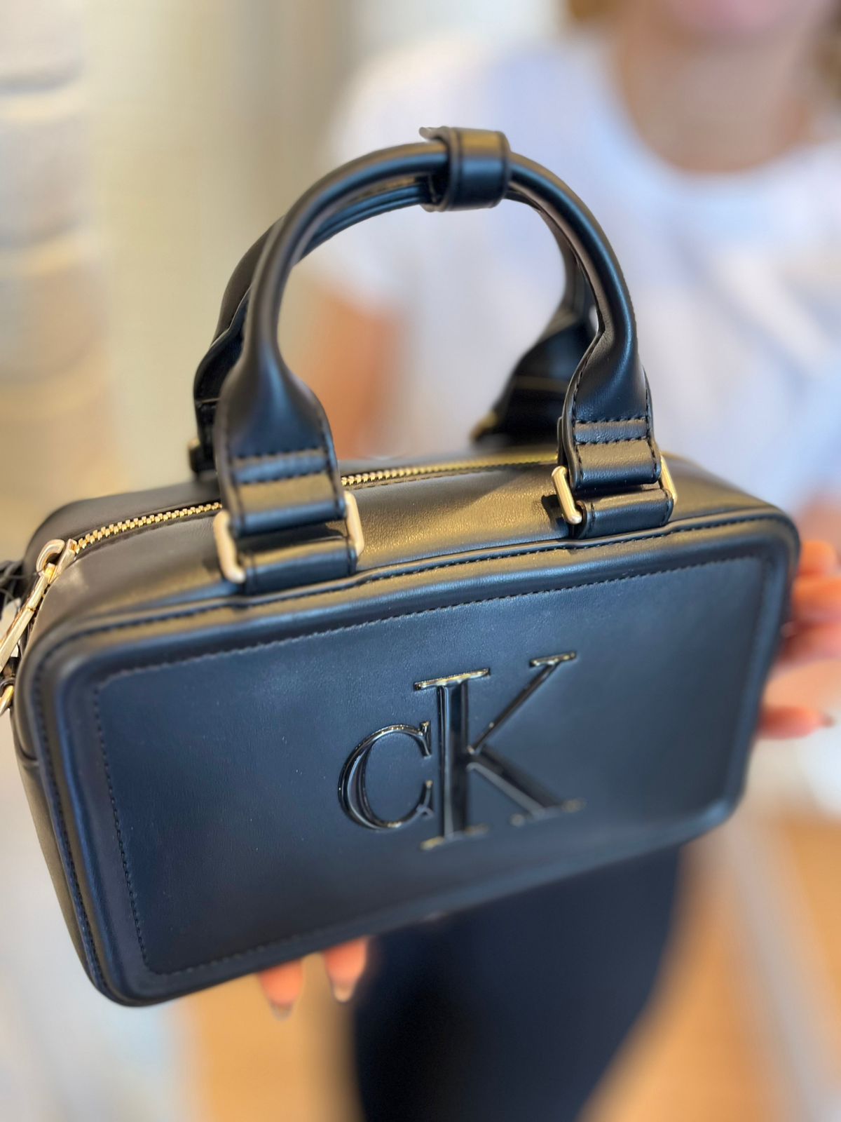 BOLSA CKJ FEM TOTE MINI LOGO REISSUE PRETO
