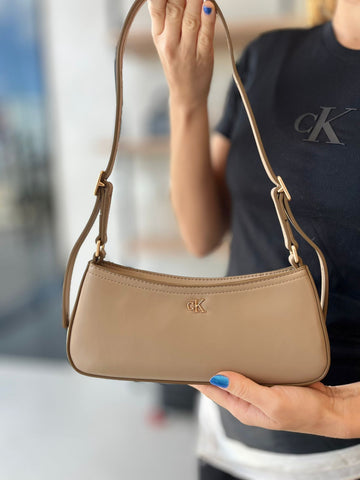 BOLSA CKJ FEM SHOULDER BAG LOGO REISSUE HAVANA