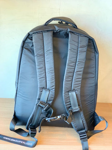 MOCHILA NYLON SUPER LIGHT OSKLEN PRETO