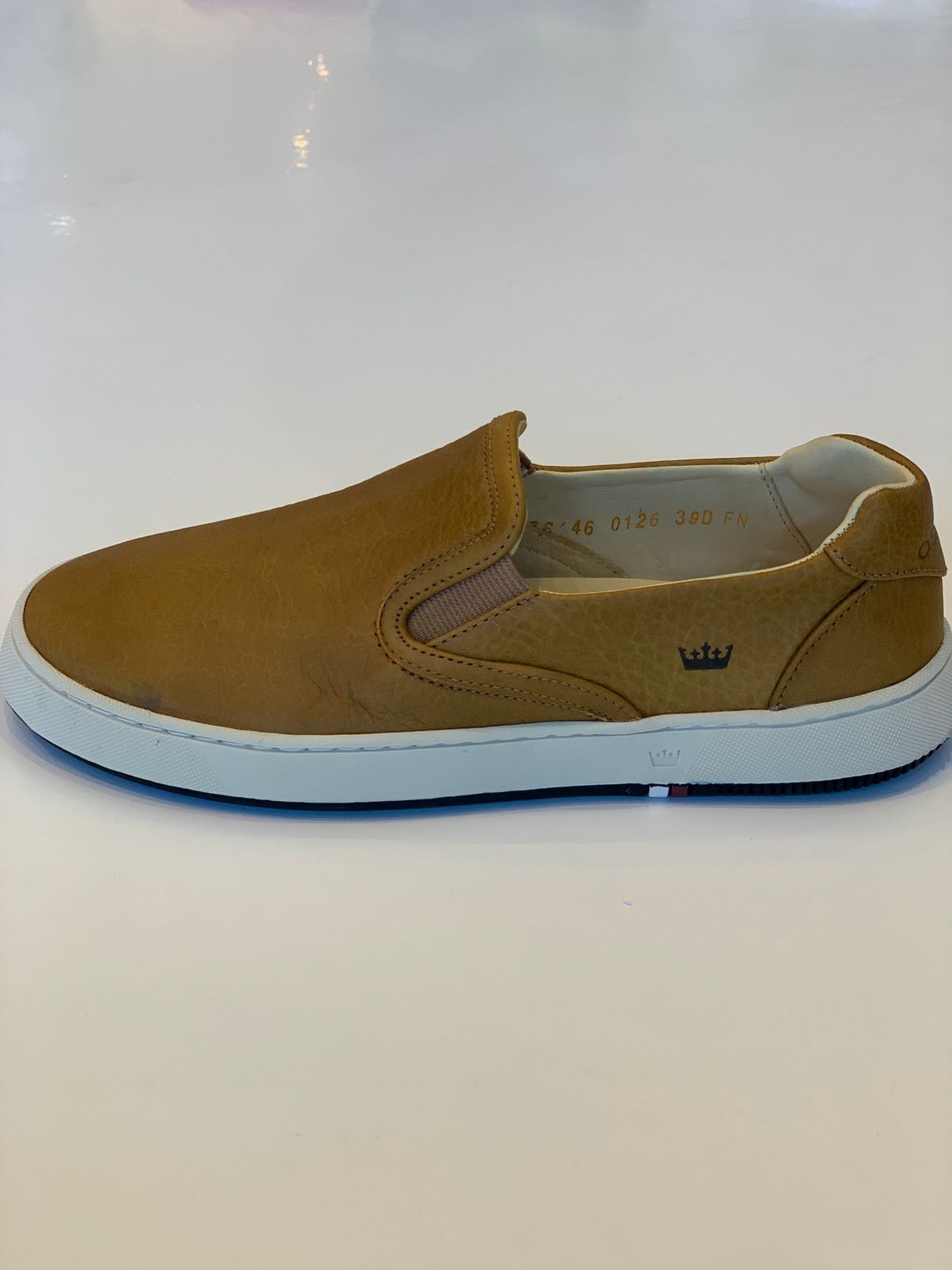 TENIS MAS BOSSANOVA COURO GRAXO OSKLEN CARAMELO