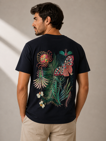 CAMISETA MAS MC VINTAGE INSECT FLORAL PRETO