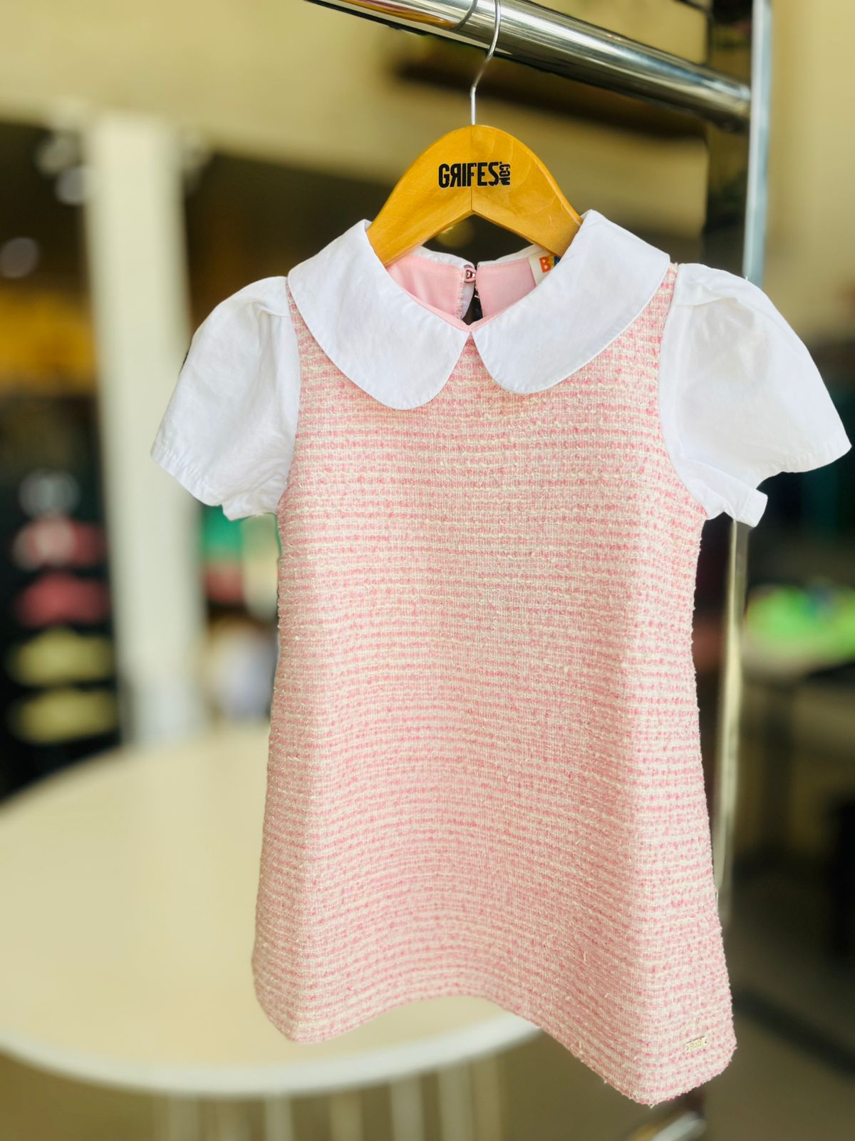VESTIDO TWEED MODELO RETO E GOLA ALFAIAT ROSA CLARO