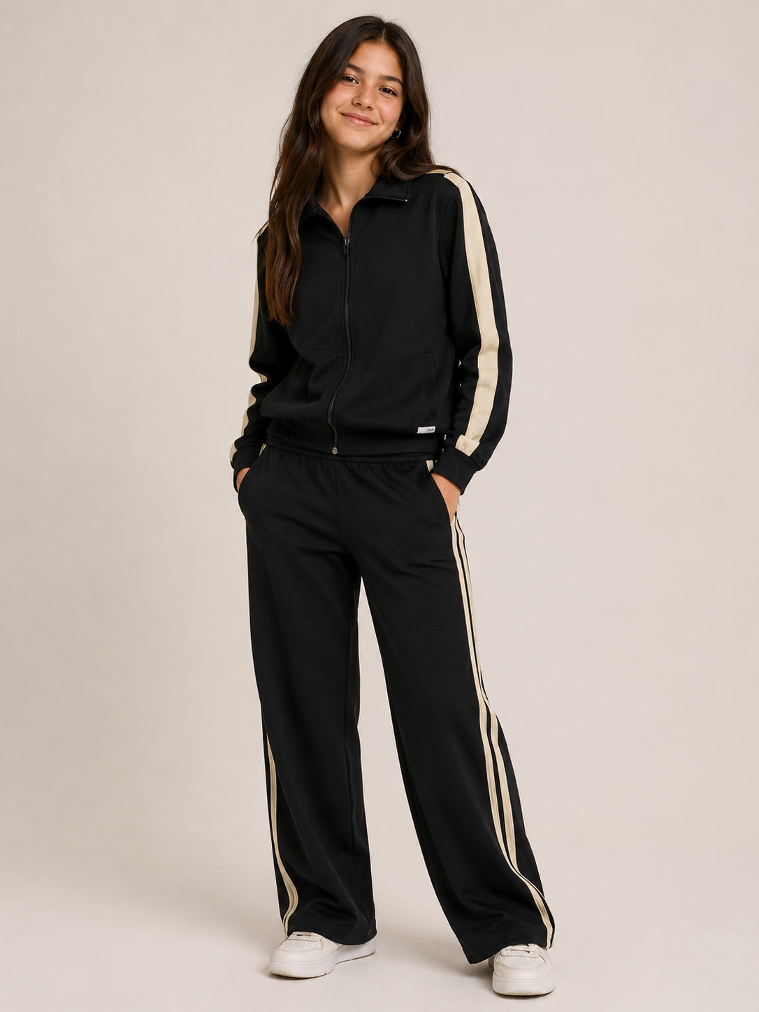CONJ FEM JUV JAQ ZIP E CALCA MLT LIS LAT PRETO