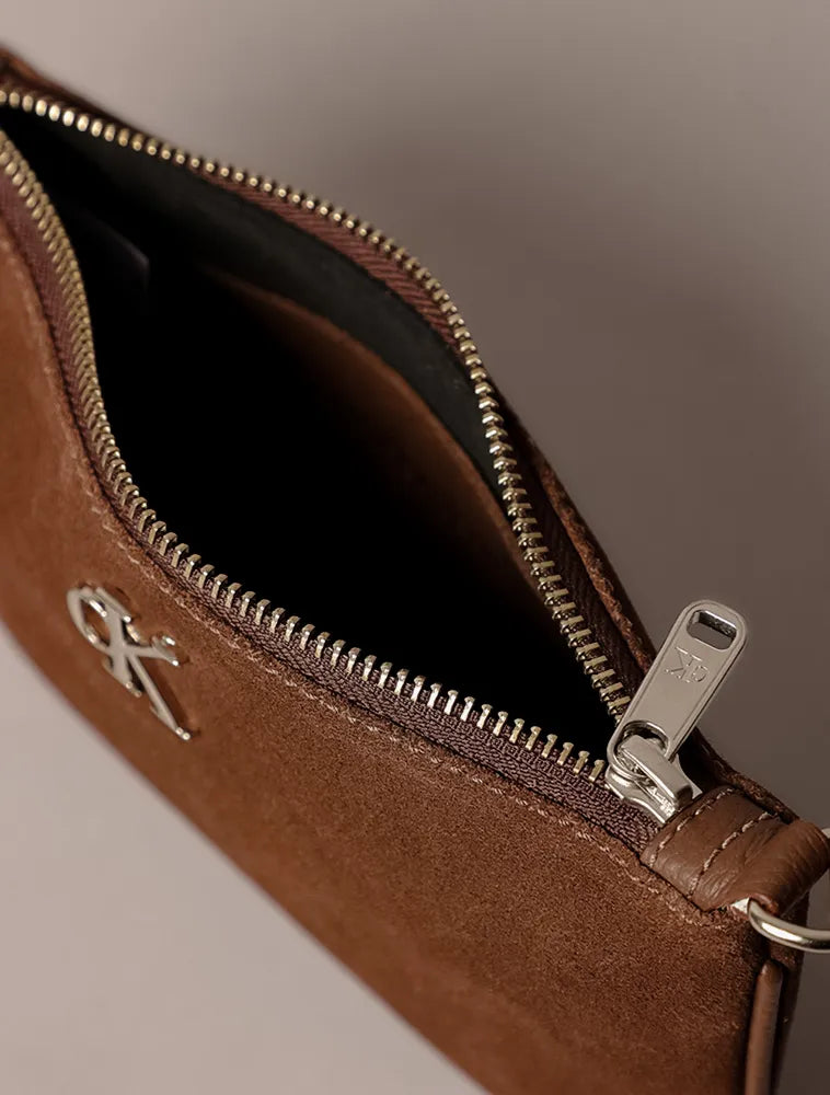 BOLSA CKJ FEM PEQUENA CAMURCA MARROM