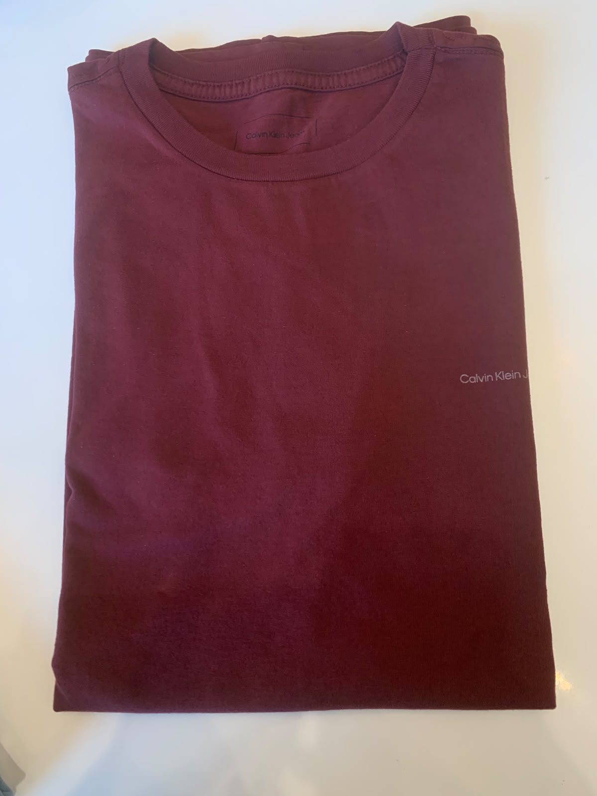 CAMISETA CKJ MAS MC LOGO BASICO PEITO BORDO