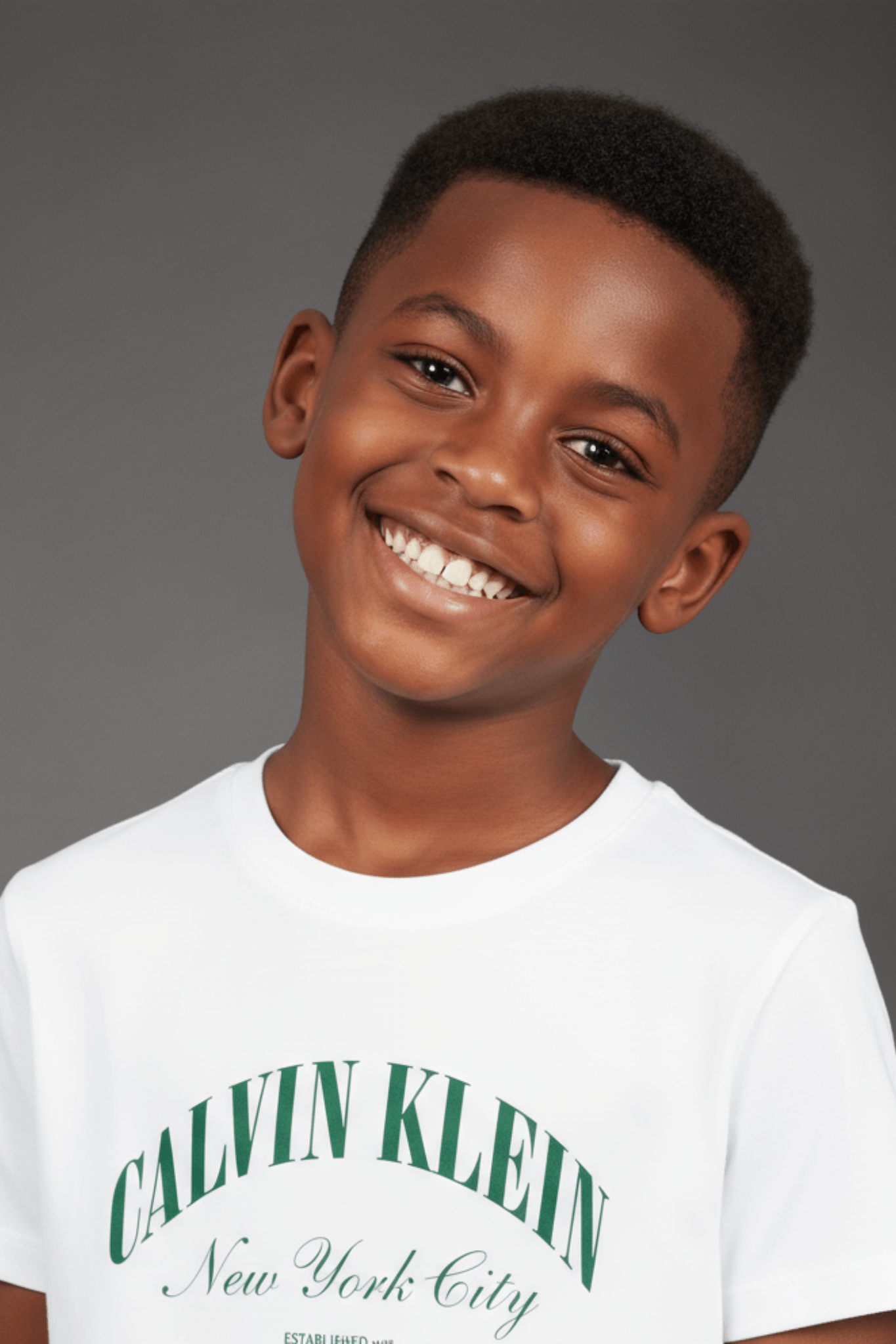 CAMISETA CKJ KIDS MAS LOGO COLLEGE BRANCO