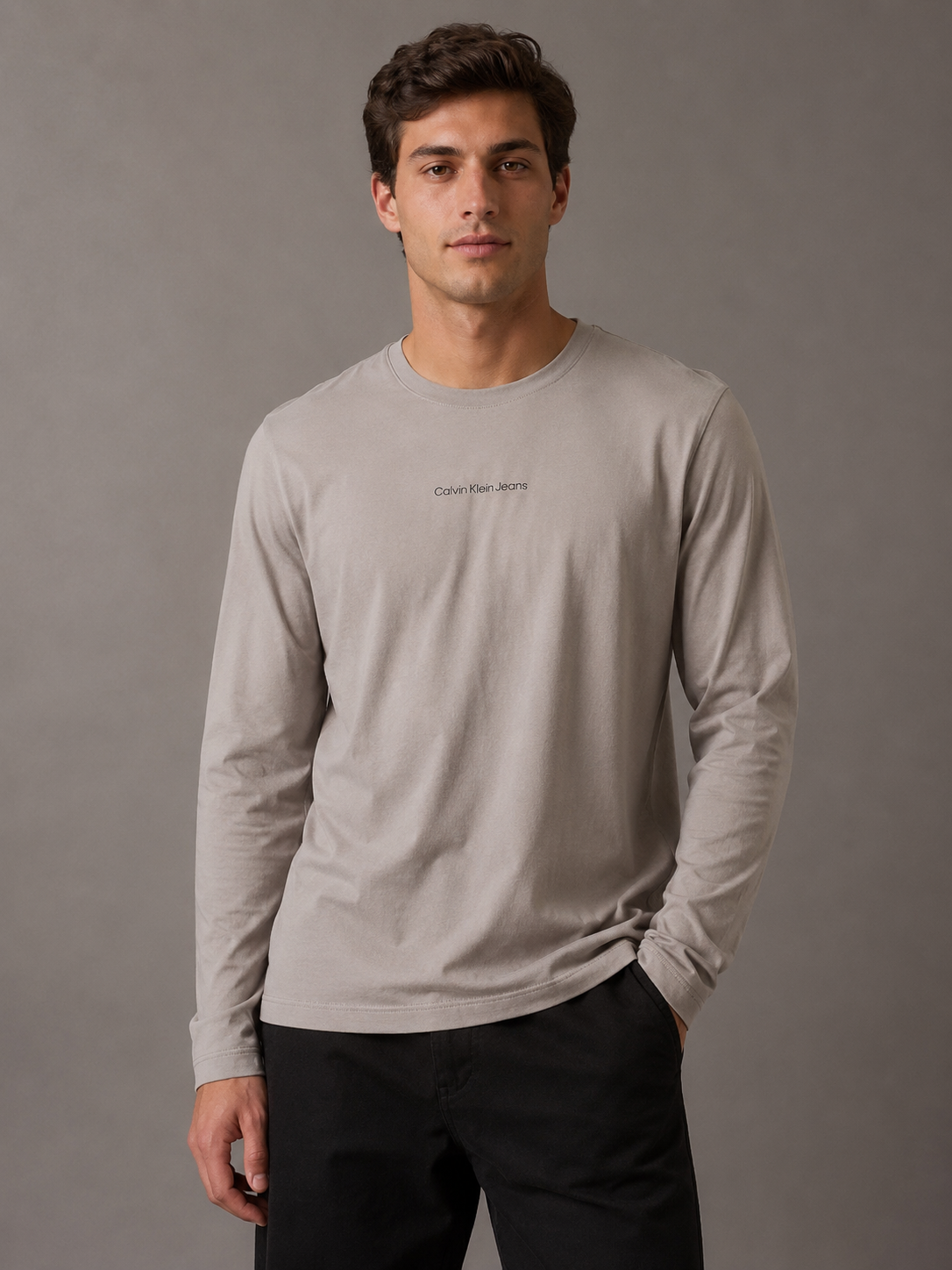 CAMISETA CKJ MAS ML LOGO CENTRALIZADO CAQUI CLARO