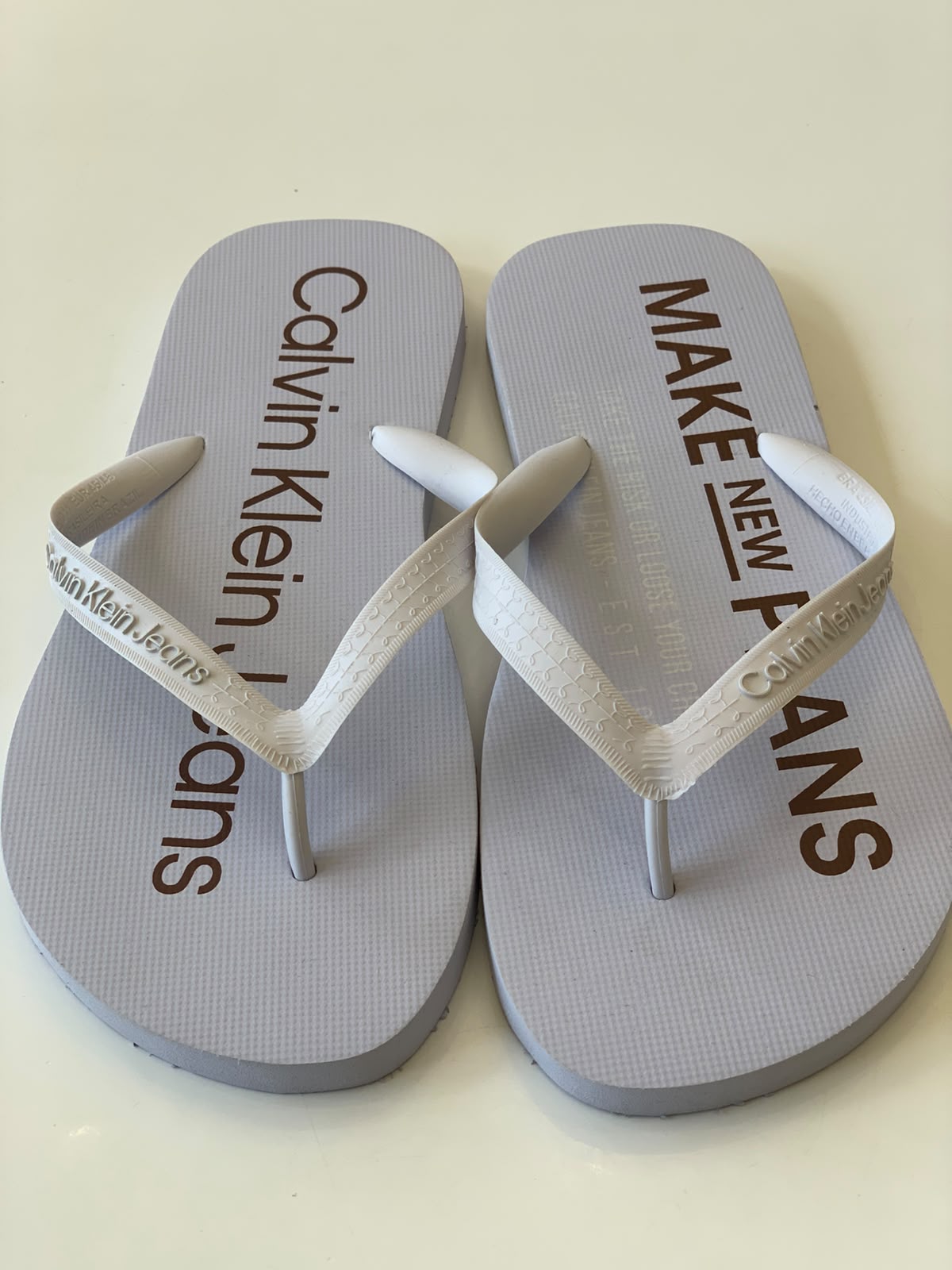 CHINELO CKJ MAS MAKE NEW PLANES BRANCO