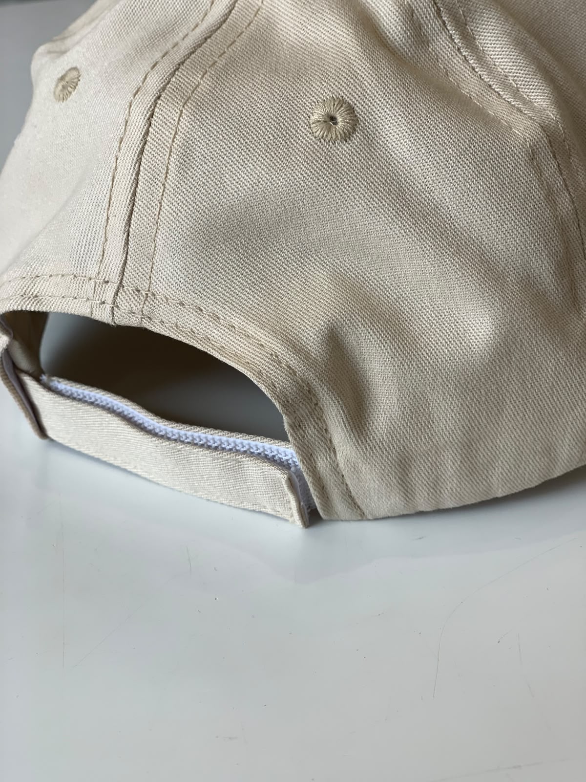 BONE CKJ KIDS 5 GOMOS CALVIN KLEIN JEANS CAQUI CLARO