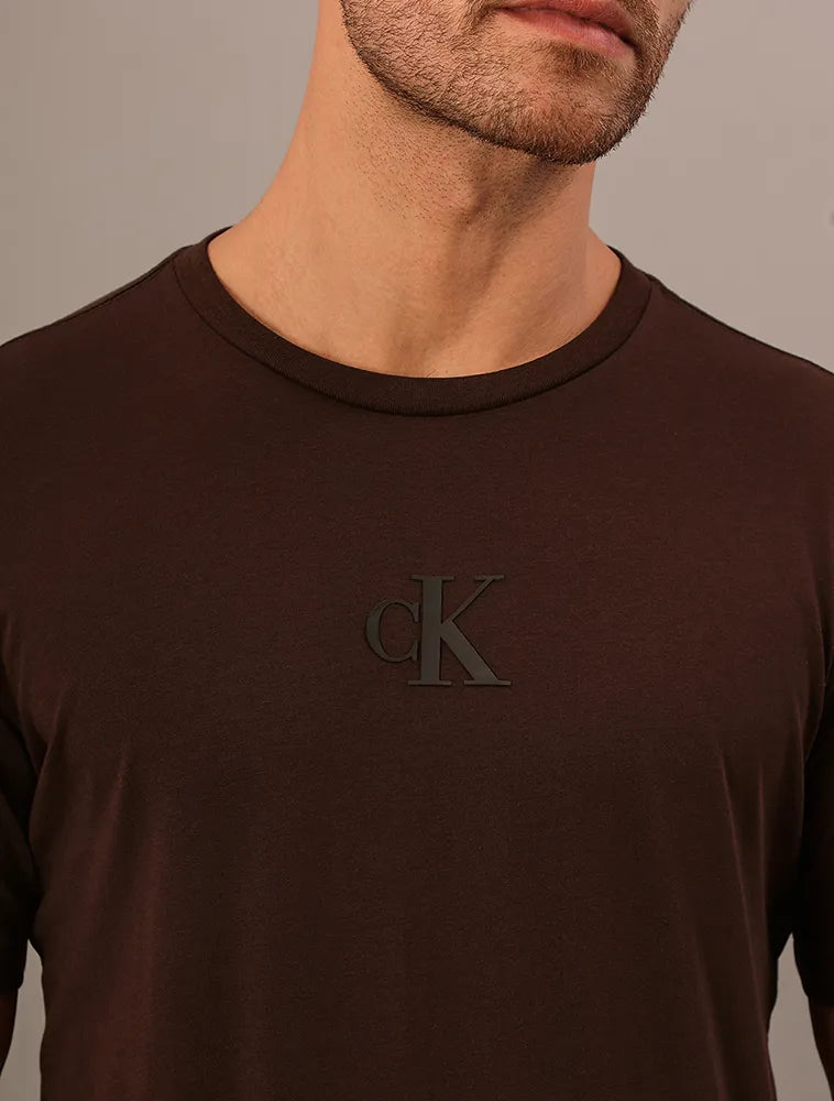CAMISETA MC CKJ MAS CK RUBBER PATCH CAFE