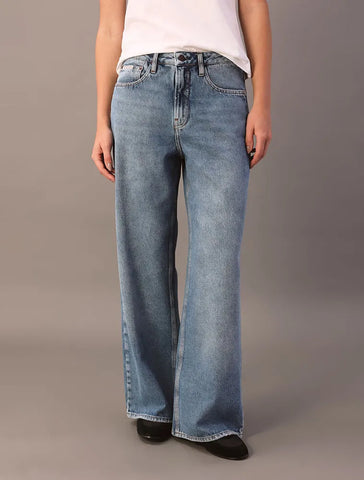 CALCA CKJ FEM JEANS WIDE LEG 5 POCKETS AZUL MEDIO