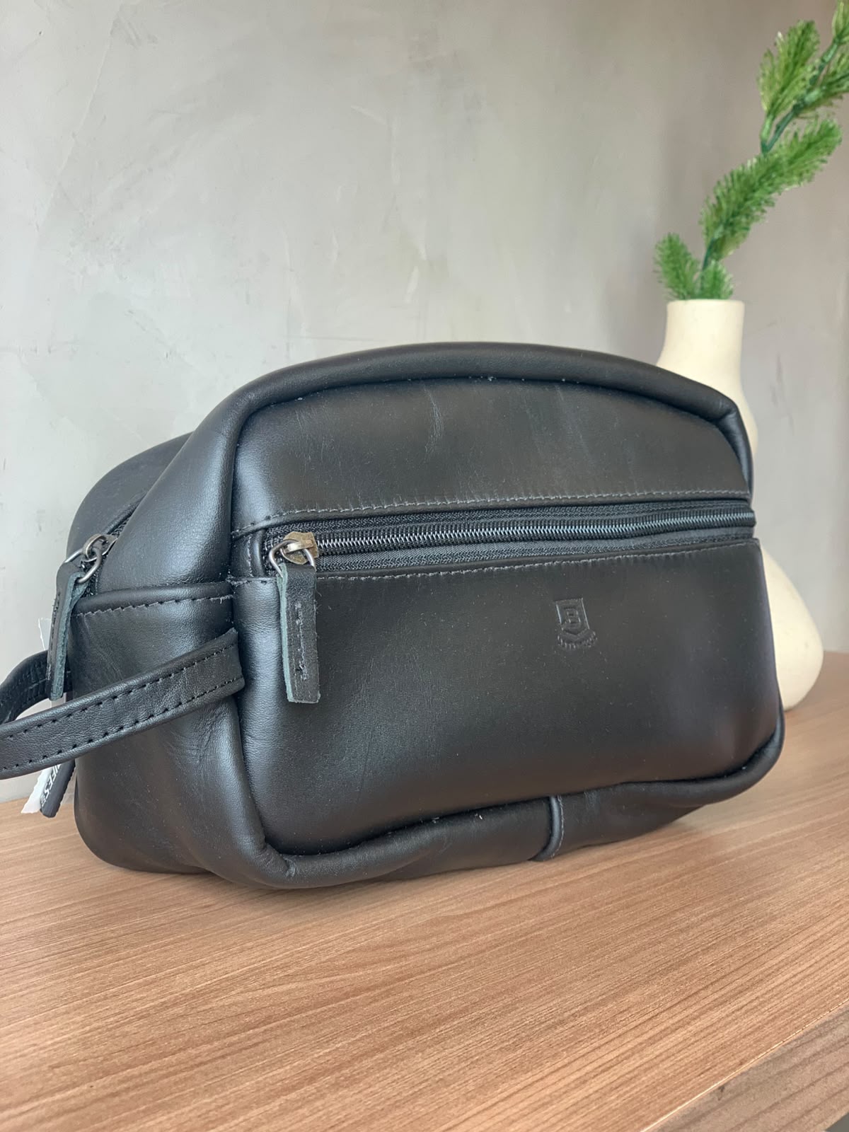 NECESSAIRE COURO BRENDON PRETO