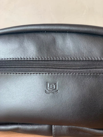 NECESSAIRE COURO BRENDON PRETO
