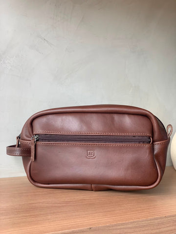 NECESSAIRE COURO BRENDON MARROM