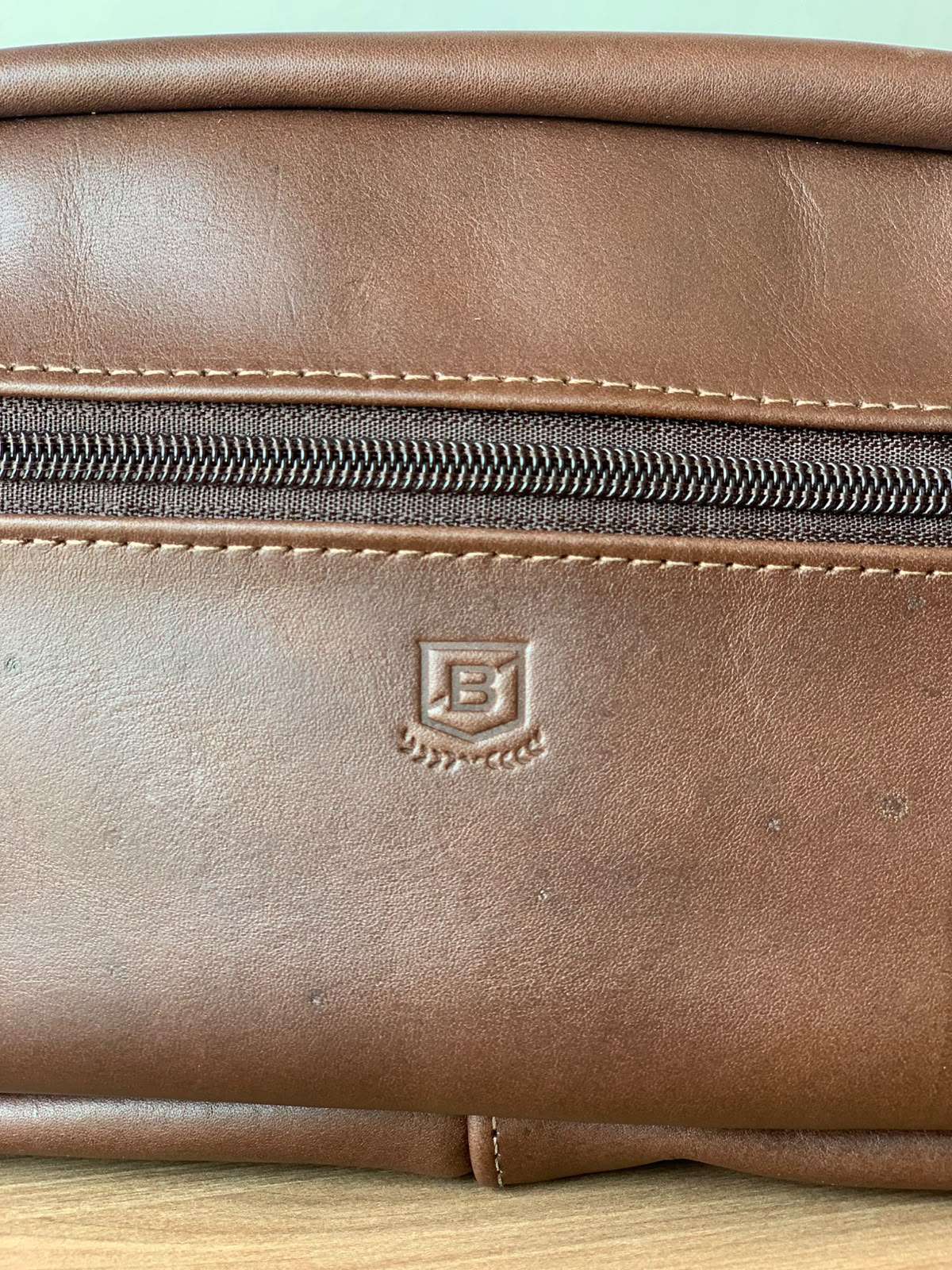 NECESSAIRE COURO BRENDON MARROM