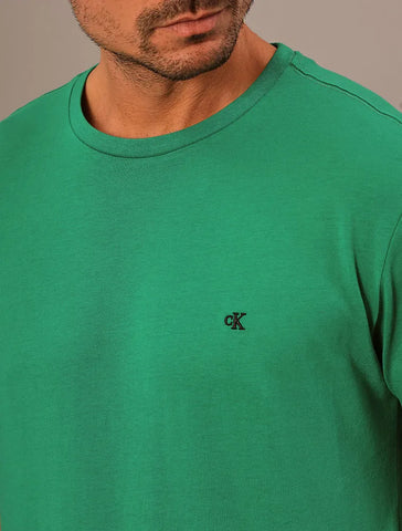 CAMISETA CKJ MAS MC CK BORDADO VERDE MEDIO