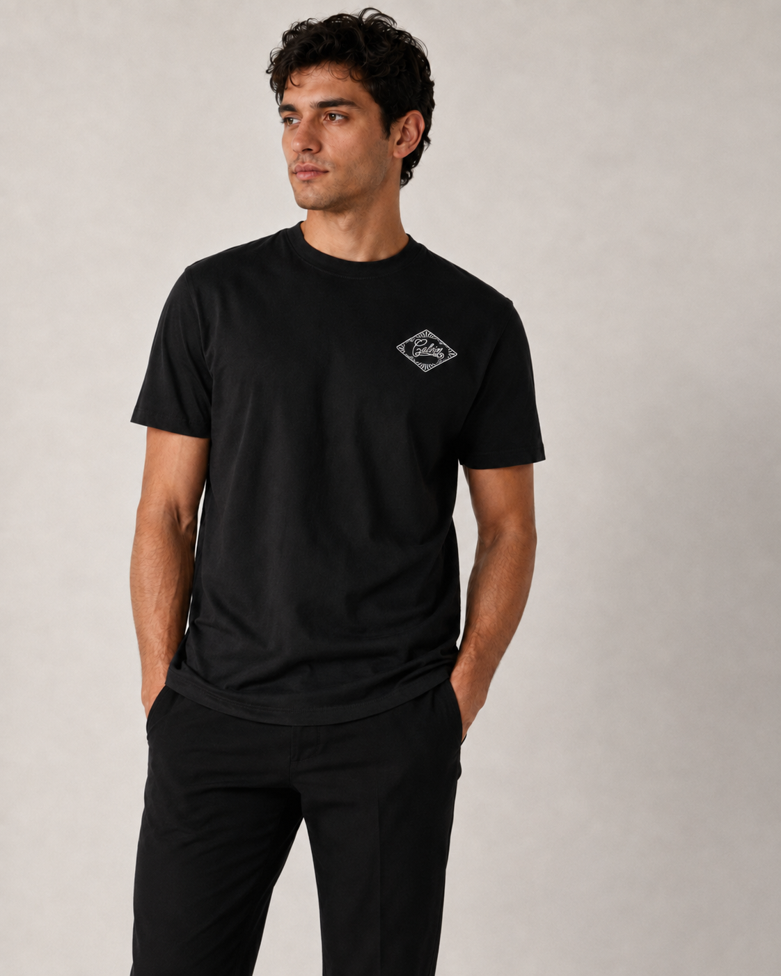 CAMISETA MC MAS CKJ CALVIN BORDADO PRETO