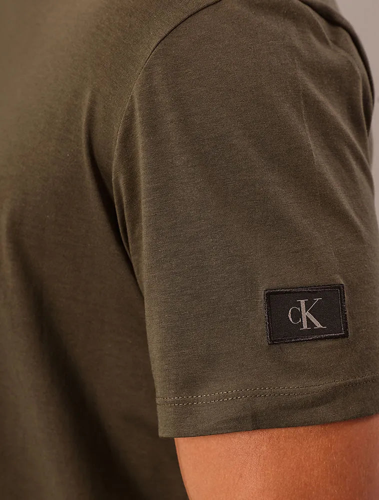 CAMISETA MC MAS CKJ PATCH MANGA MILITAR