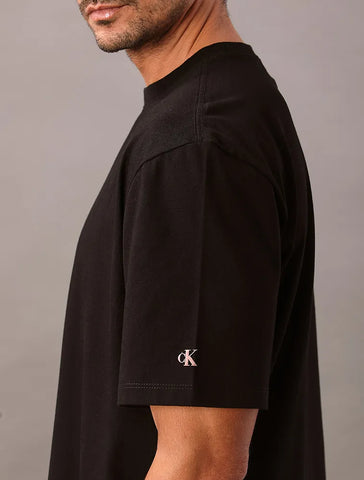 CAMISETA MC CKJ MAS OVERSIZED CK MANGA PRETO