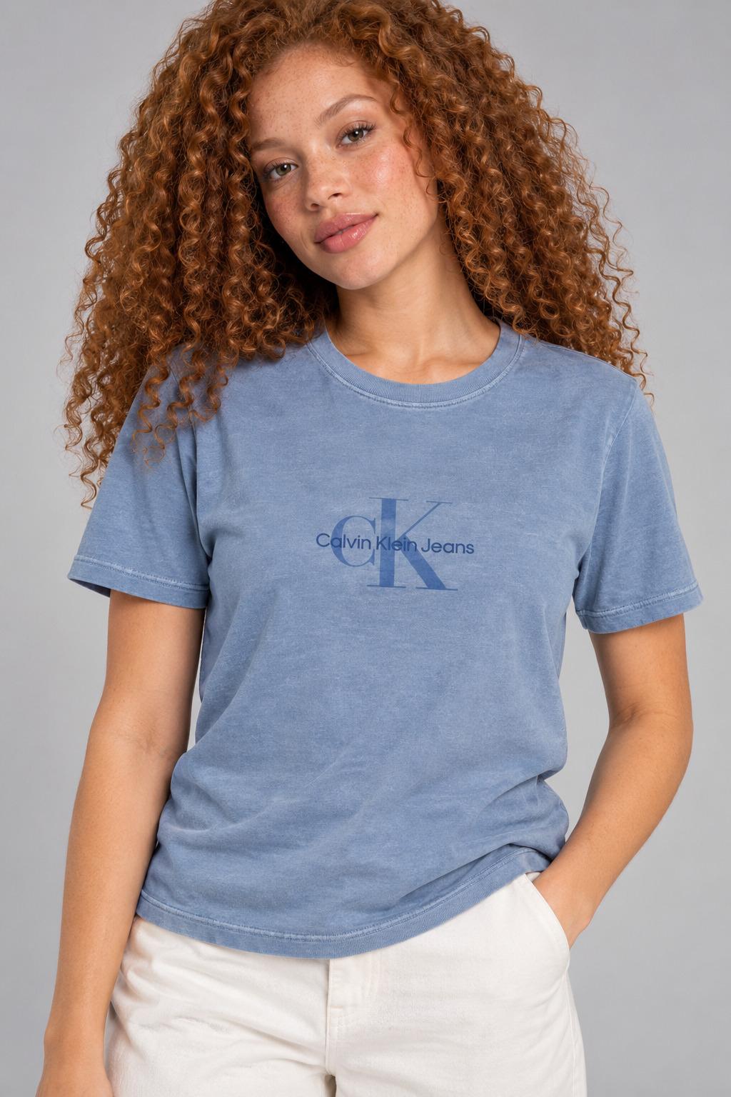 BLUSA CKJ FEM MC REISSUE CENTRALIZADO ST AZUL CLARO