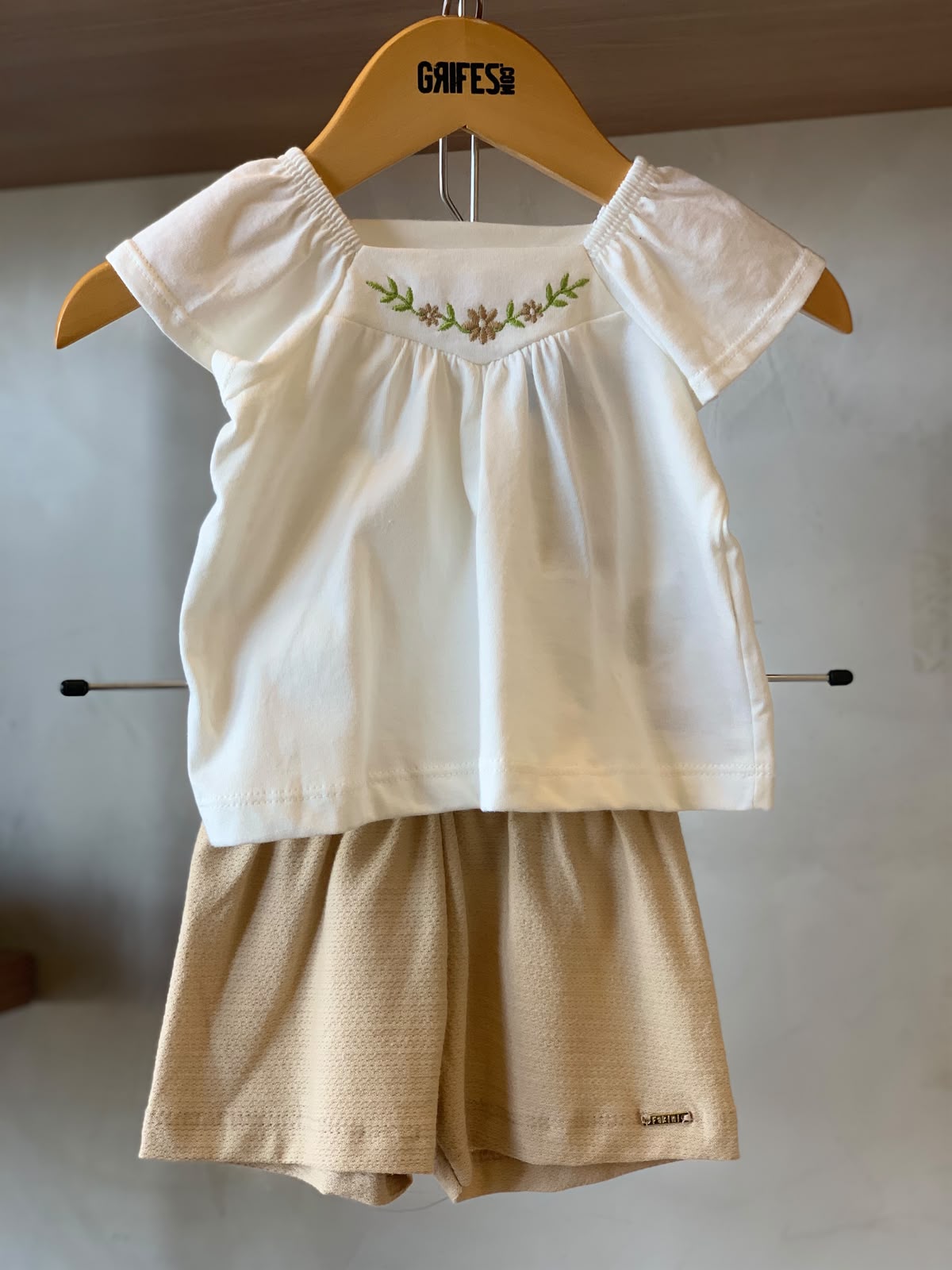 CONJ FEM BL BORD BUSTO E SHORT FLORENCE MARFIM/BEGE