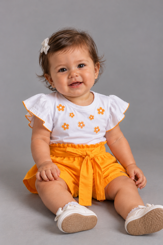 CONJ FEM BL MC BAB FLOR GLIT SHORT TRIC BRANCO/LARANJA
