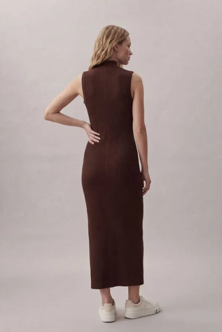 VESTIDO CKJ FEM SM GOLA ALTA MARROM