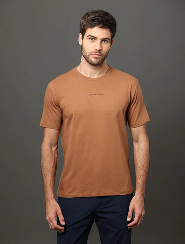 CAMISETA MC CKJ MASC LOGO CENTRALIZADO HAVANA