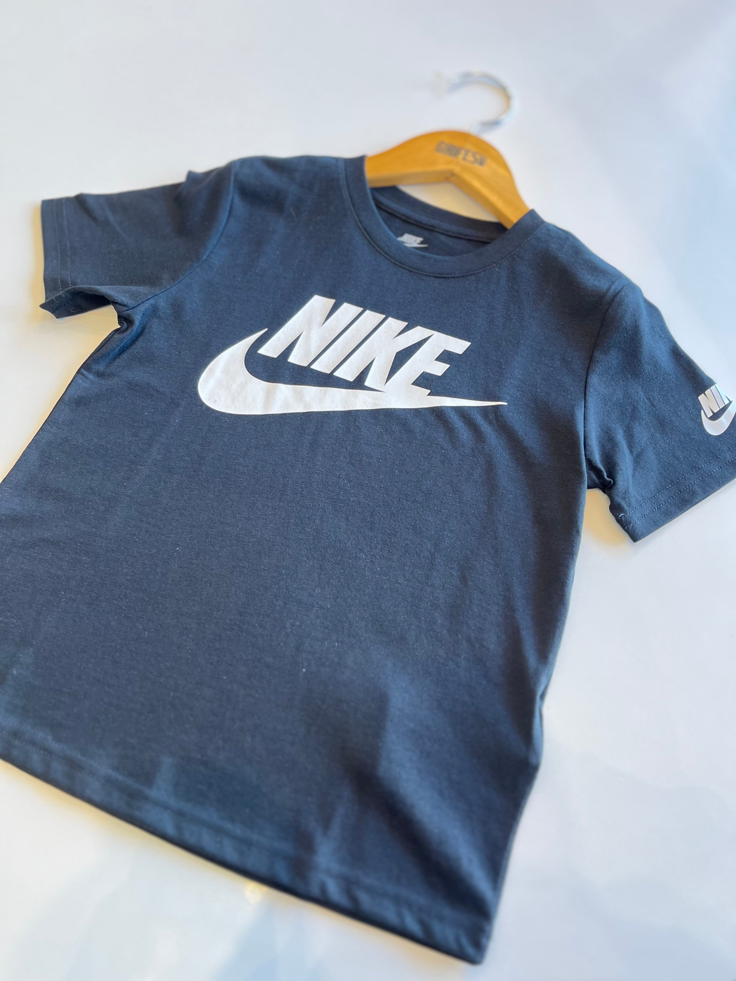 CAMISETA NIKE KIDS MAS FTR EVERGREEN PRETO K25