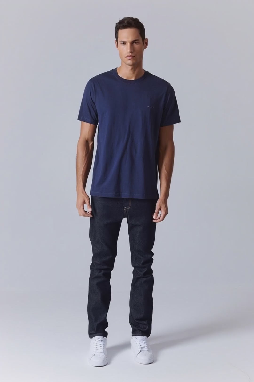 CAMISETA MC ARAMIS ESTAMPA FOLHAGEM PRETO